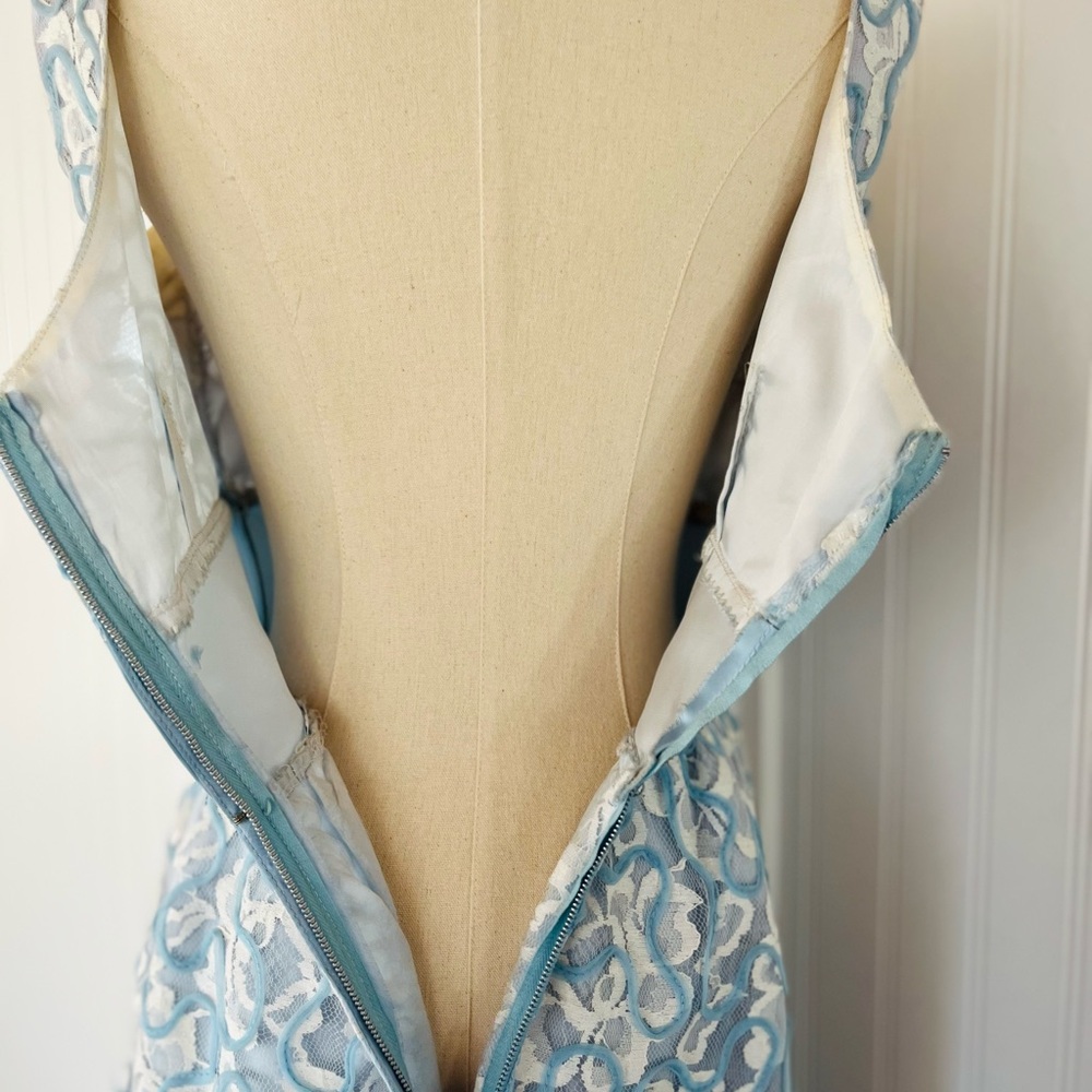 Vintage Blue and White Lace Gown with Satin Bow Small Unusual Pattern Applique - Picture 11 of 15